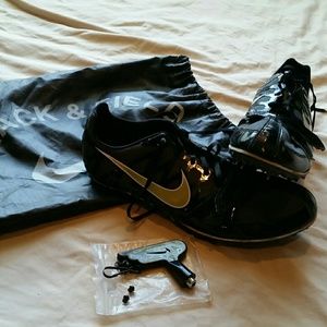 NIKE track shoes
